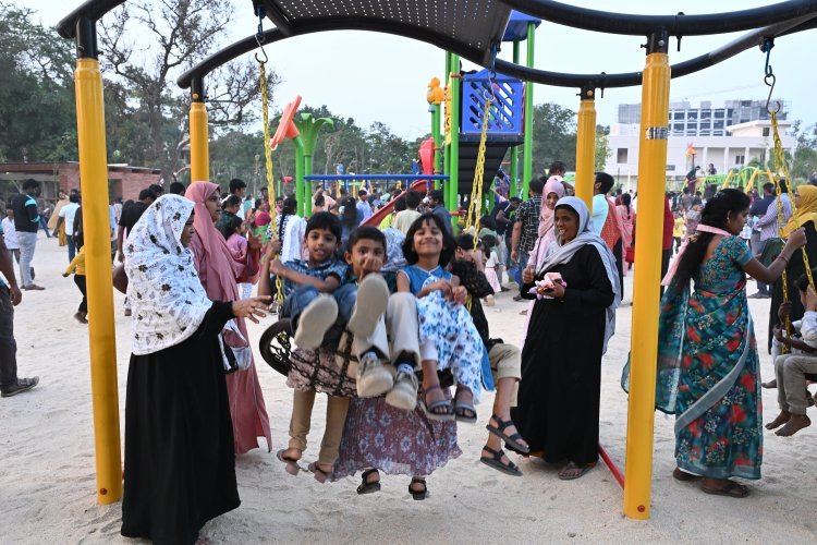 Kaanum Pongal: Large Crowds Flock to Semmozhi Poonga